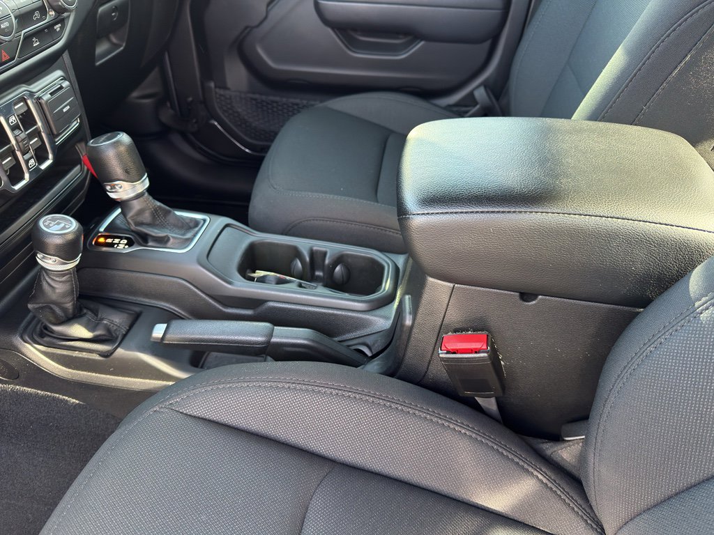 Used 2023 Jeep Gladiator Willys image 15