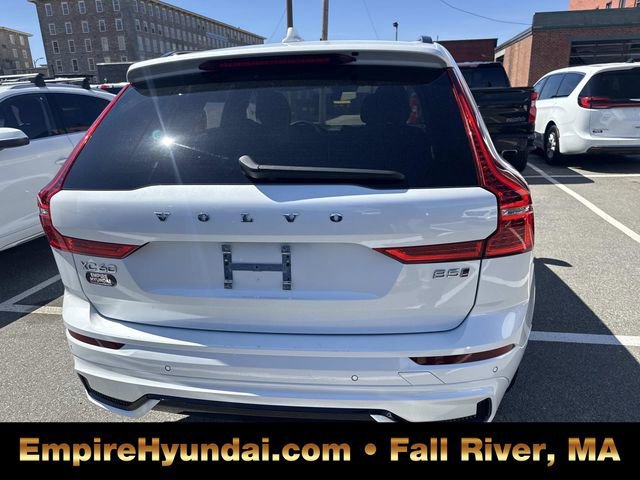 Used 2023 Volvo XC60 B5 Plus image 4