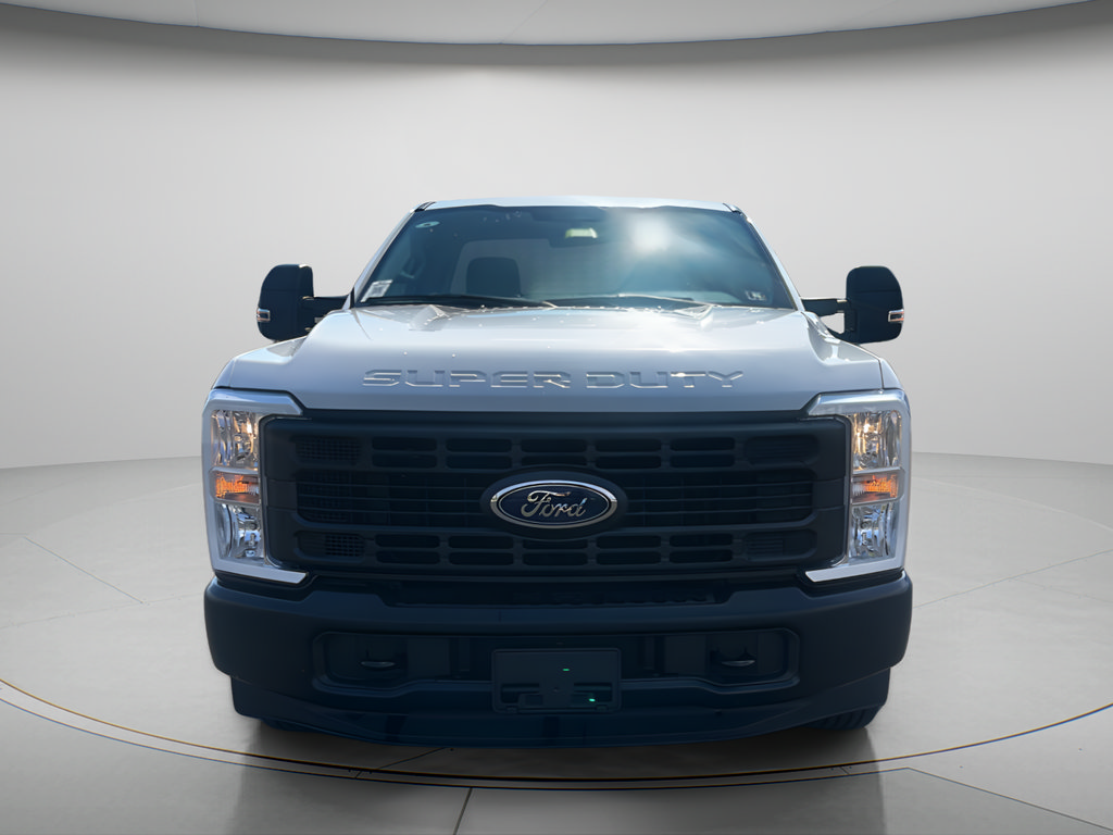 Used 2023 Ford F250 XL RWD image 2
