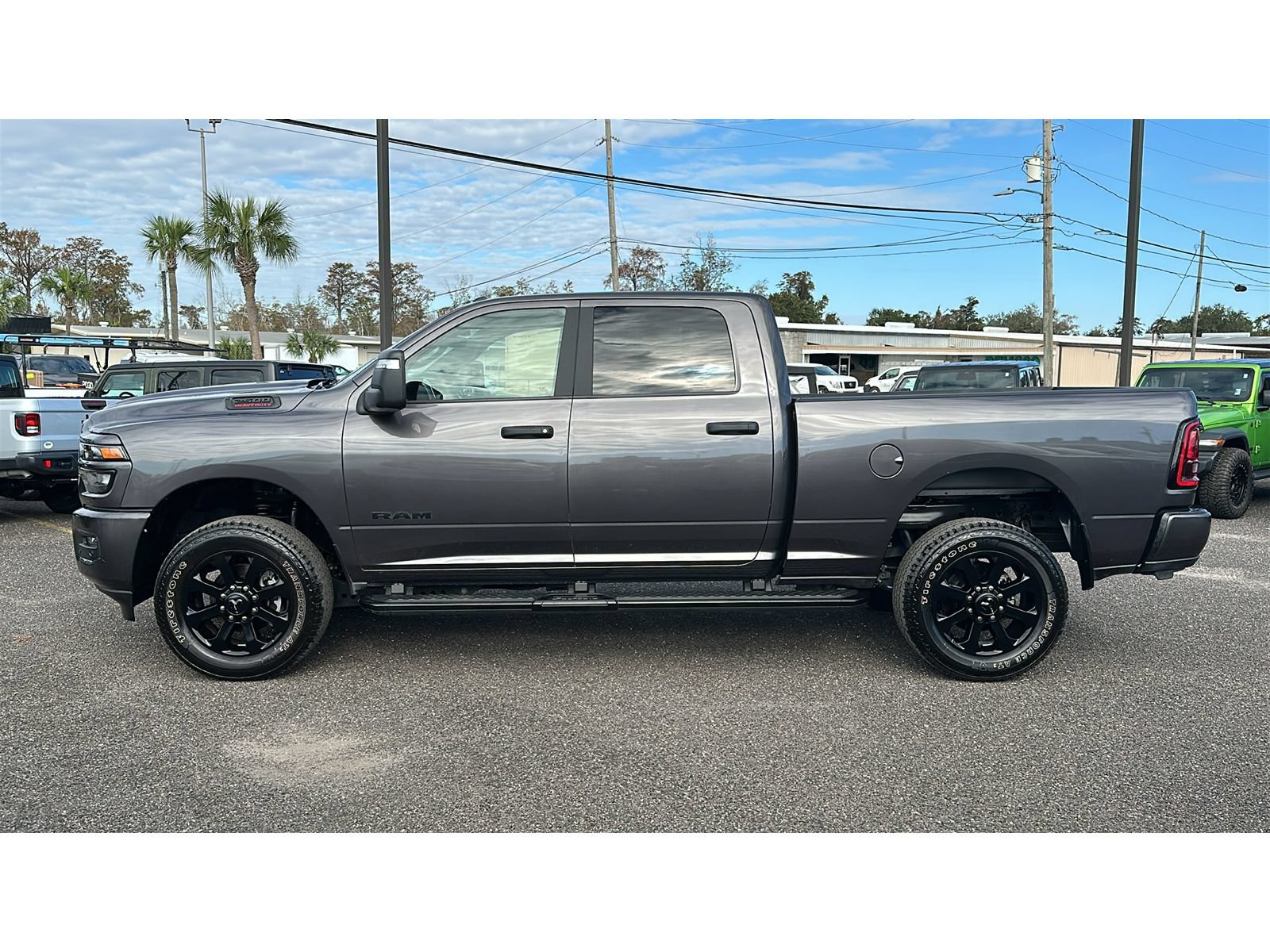 Used 2026 RAM 2500 Big Horn AWD/4WD image 3
