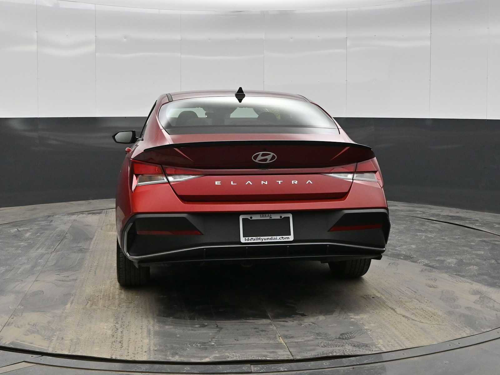 Certified 2025 Hyundai Elantra Sport image 6