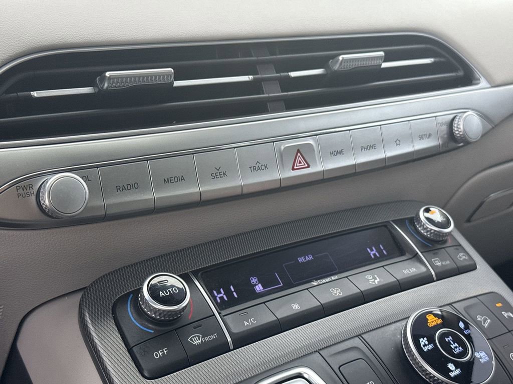 Used 2020 Hyundai Santa Fe SEL w/ Convenience + Premium Package image 18