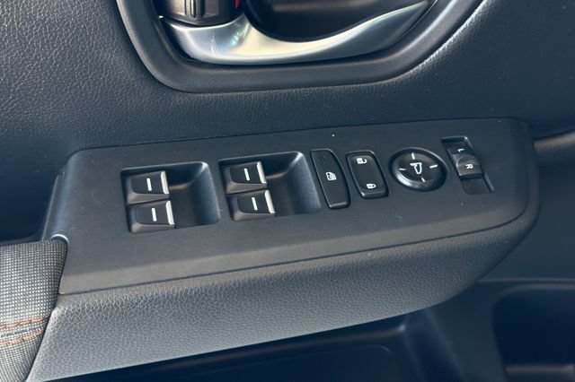 Certified 2025 Honda Pilot Sport image 12