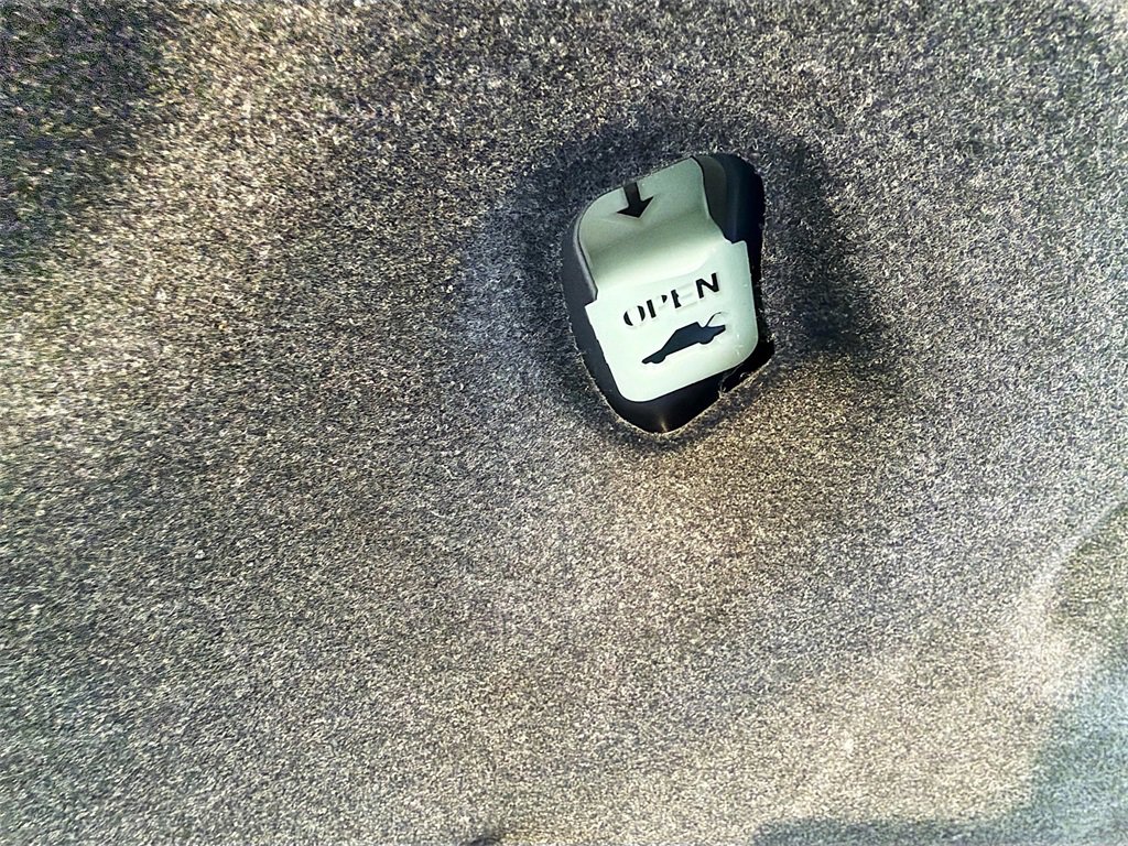 Used 2014 MAZDA MAZDA3 i Grand Touring image 32