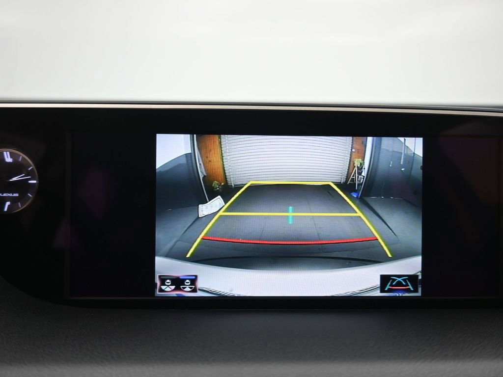 Used 2020 Lexus ES 300h w/ Accessory Package FWD image 18
