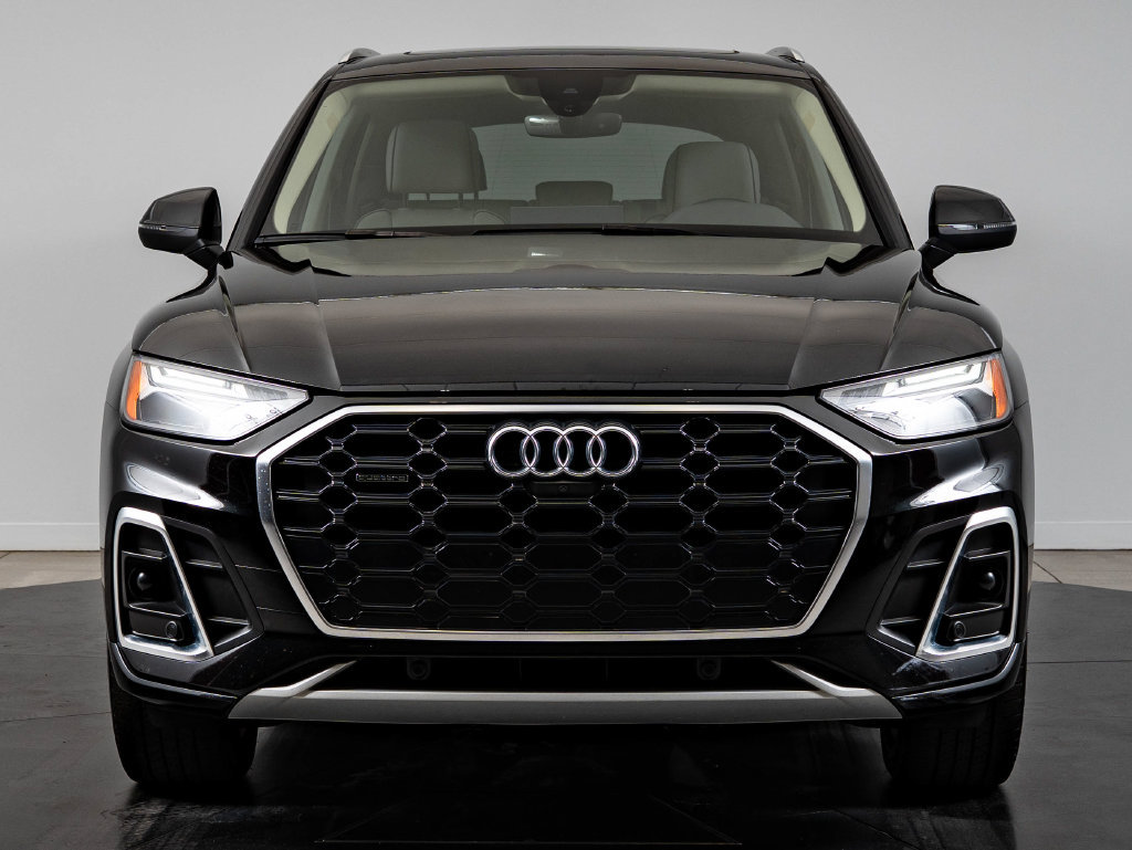 Used 2023 Audi Q5 2.0T Premium Plus w/ Premium Plus Package AWD/4WD image 2