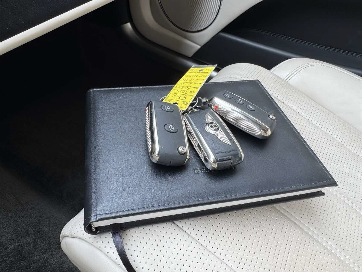 Used 2015 Bentley Flying Spur V8 AWD/4WD image 31