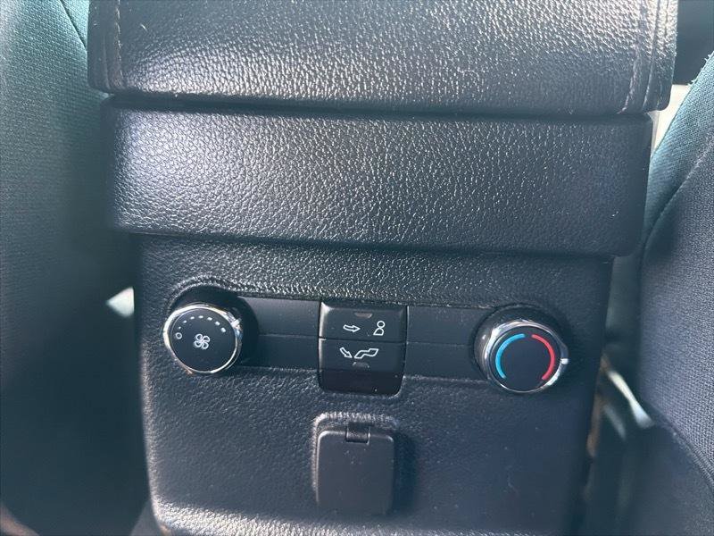 Used 2016 Ford Explorer XLT w/ Equipment Group 201A AWD/4WD image 28