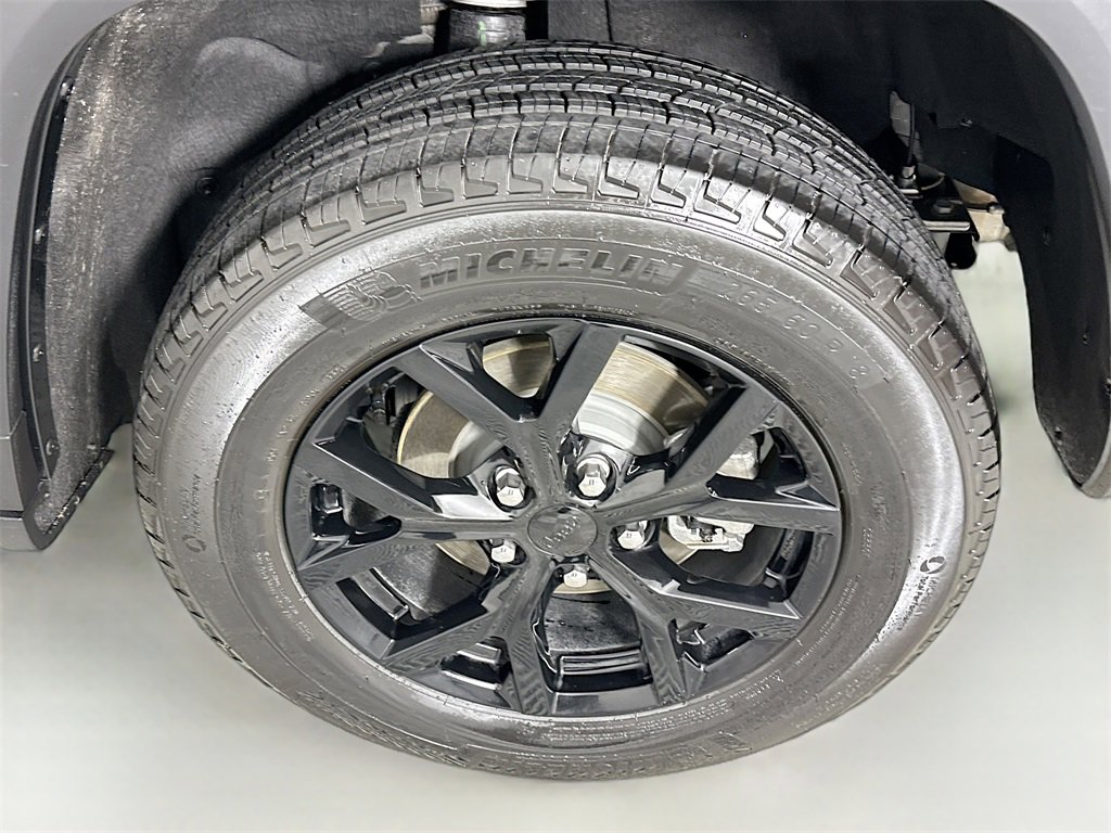 Used 2025 Jeep Grand Cherokee Altitude w/ Trailer Tow Package image 26