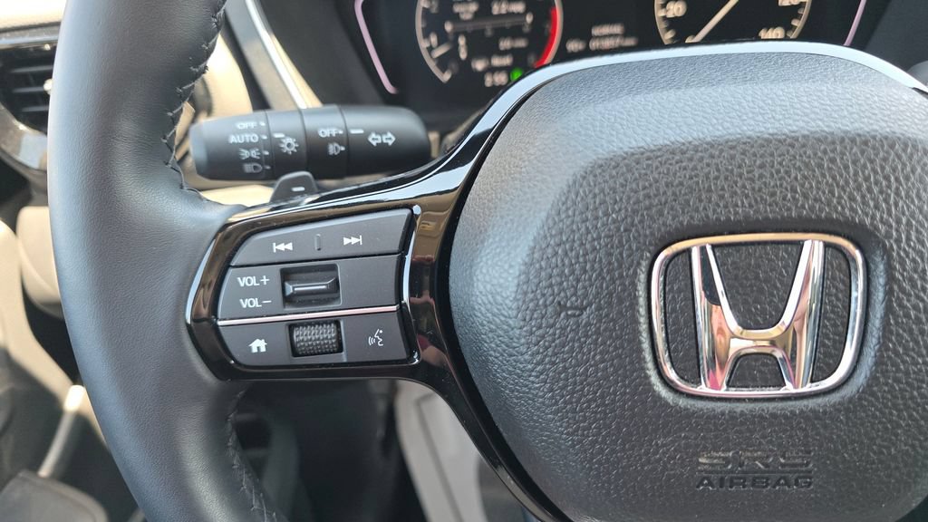 Certified 2025 Honda Pilot Touring image 31