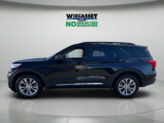 Used 2023 Ford Explorer XLT w/ Equipment Group 202A AWD/4WD image 2