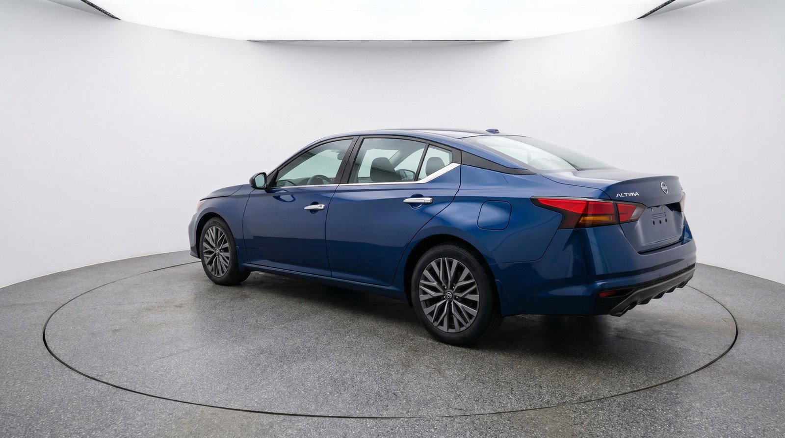 Used 2025 Nissan Altima 2.5 SV image 6