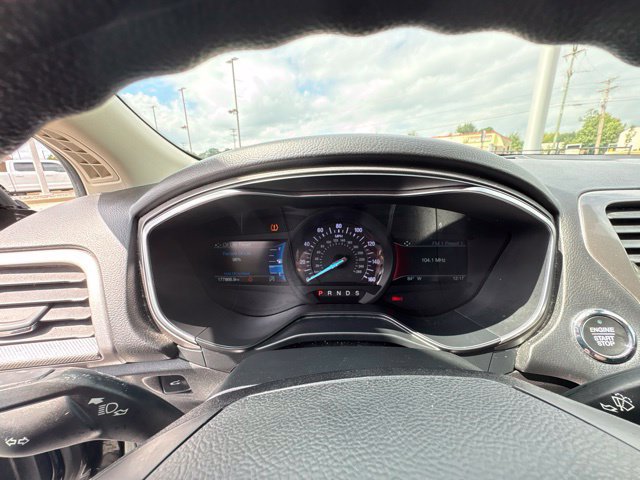 Used 2019 Ford Fusion SE FWD image 15