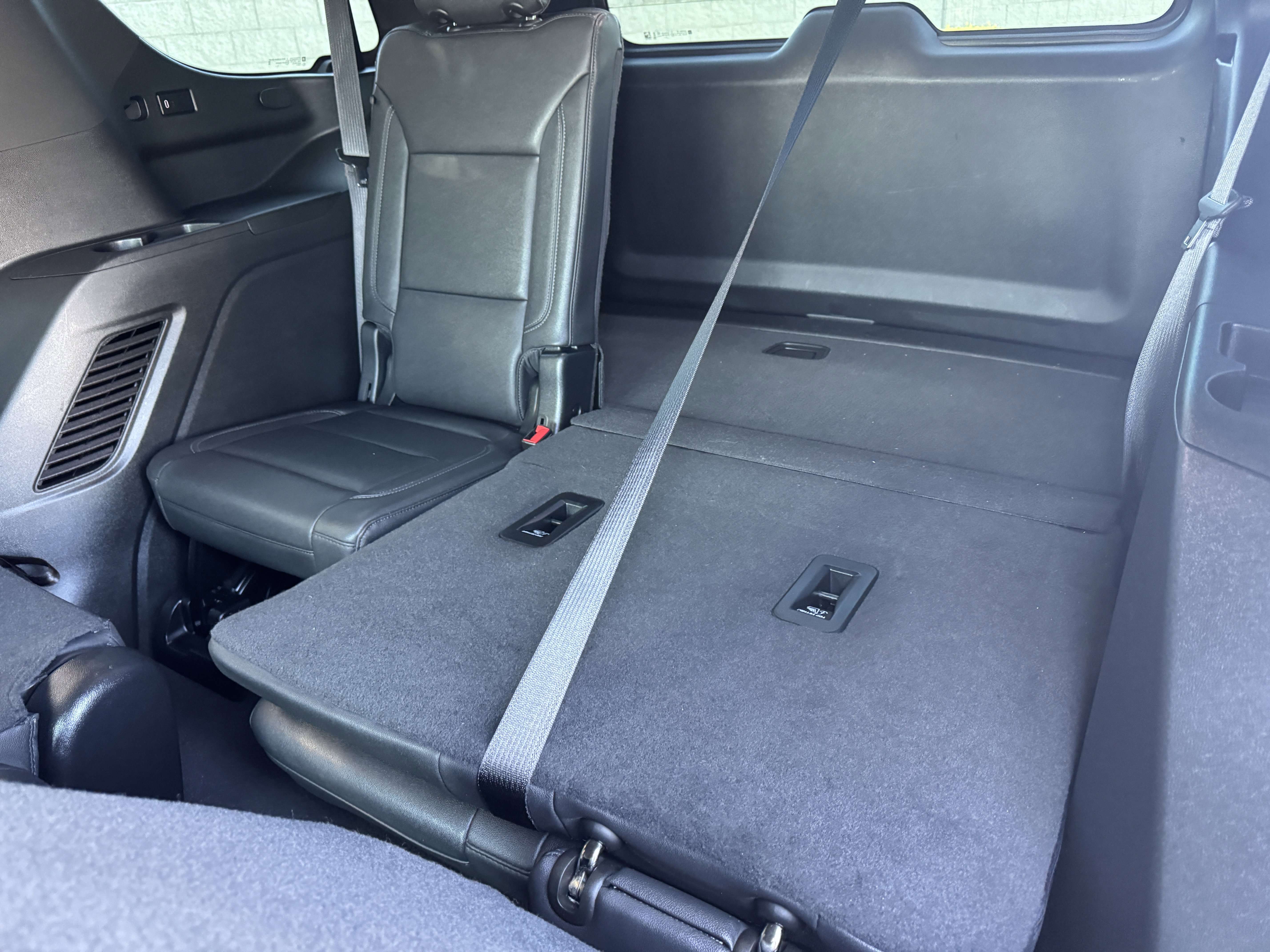 Used 2024 Chevrolet Tahoe LT w/ Luxury Package image 16