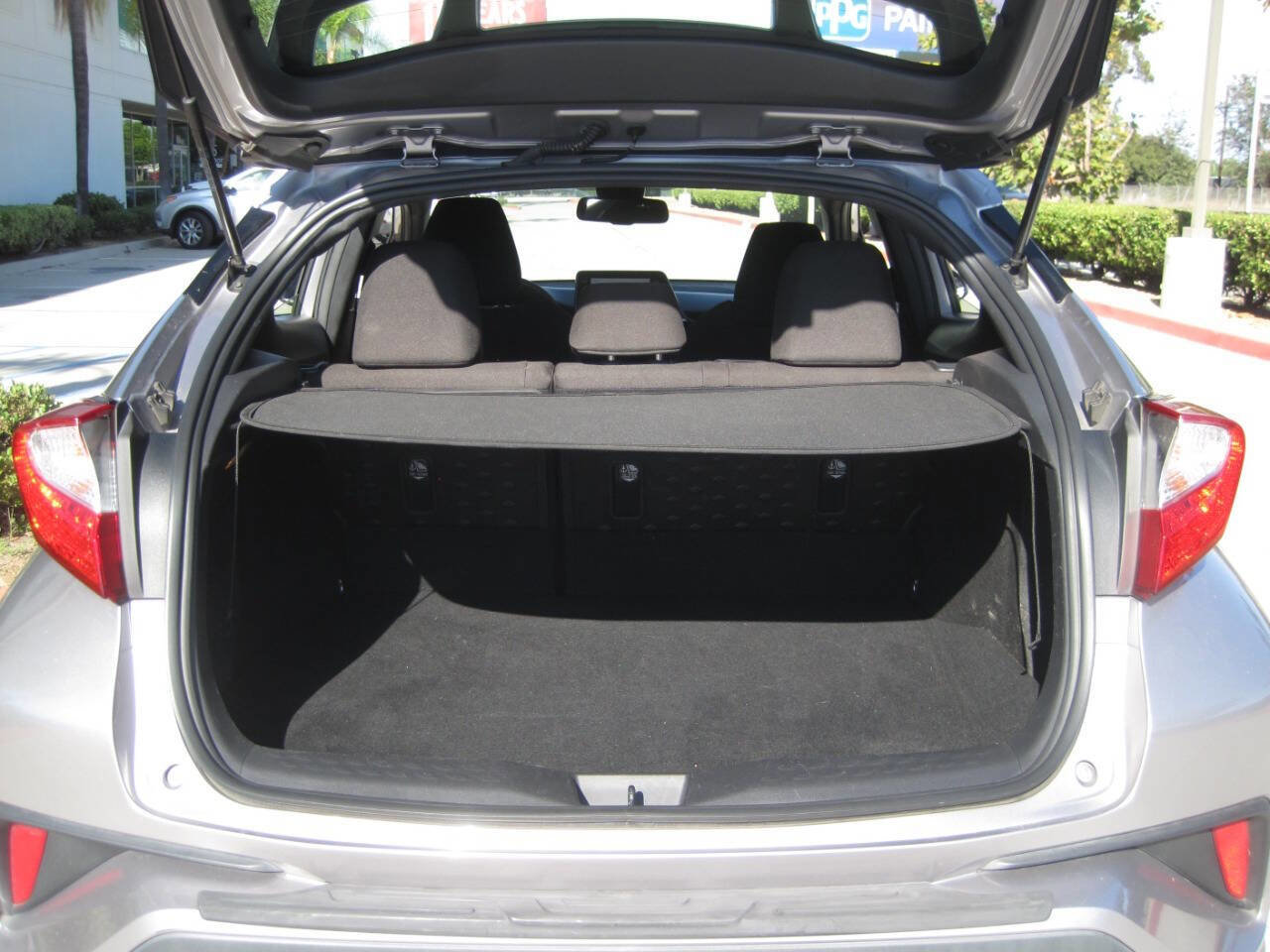 Used 2019 Toyota C-HR LE image 17