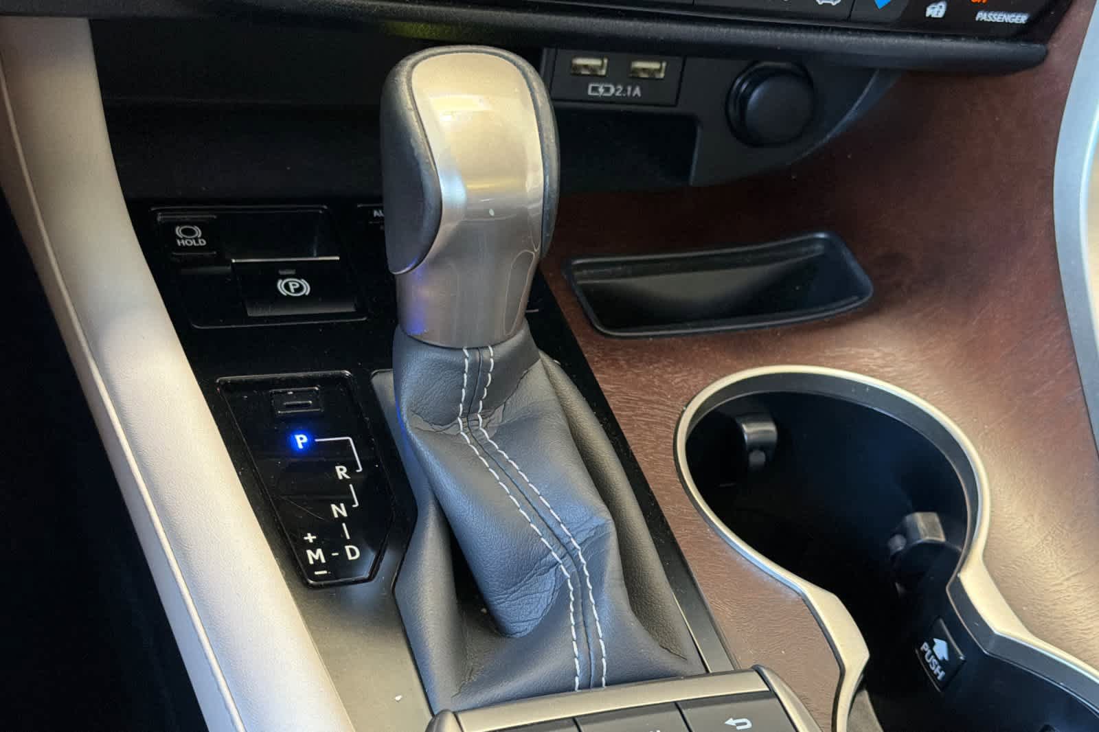 Used 2020 Lexus RX 350L Premium w/ Premium Package AWD/4WD image 25