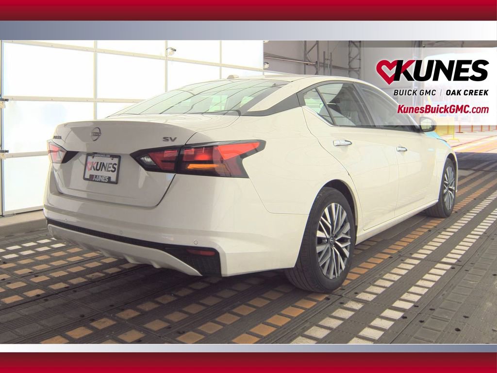 Used 2024 Nissan Altima 2.5 SV image 6