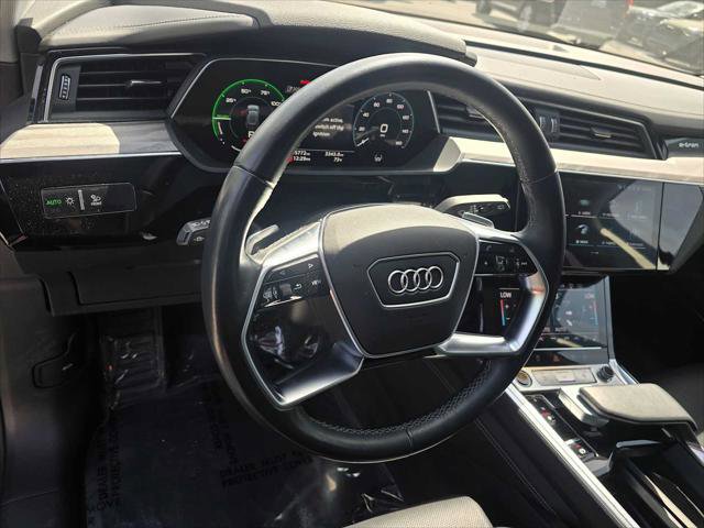 Used 2024 Audi Q8 e-tron Prestige w/ Prestige Package image 27