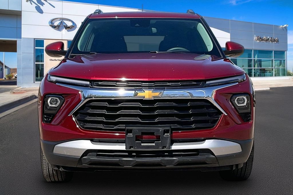 Used 2025 Chevrolet TrailBlazer LT AWD/4WD image 3