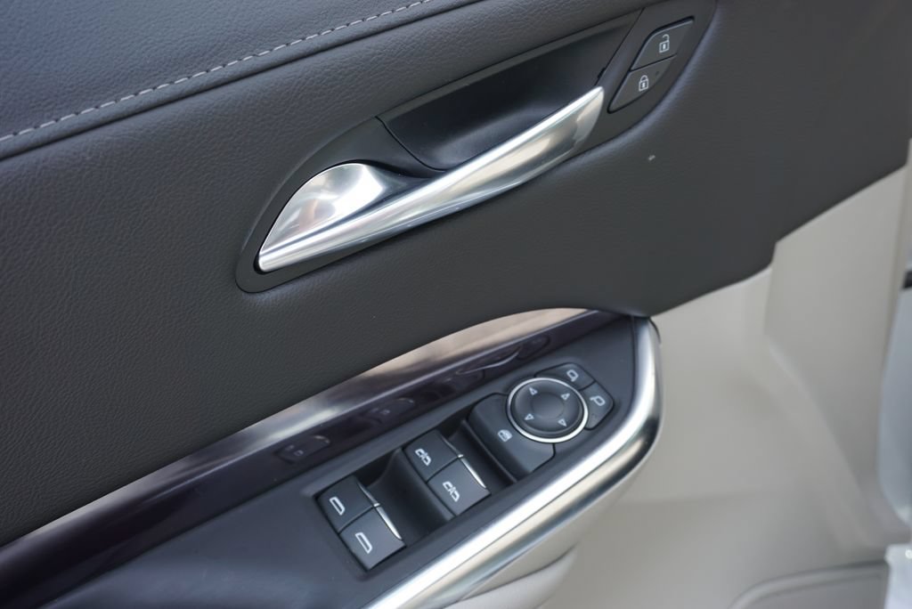 Used 2022 Cadillac XT4 Luxury w/ Cold Weather Package FWD image 19