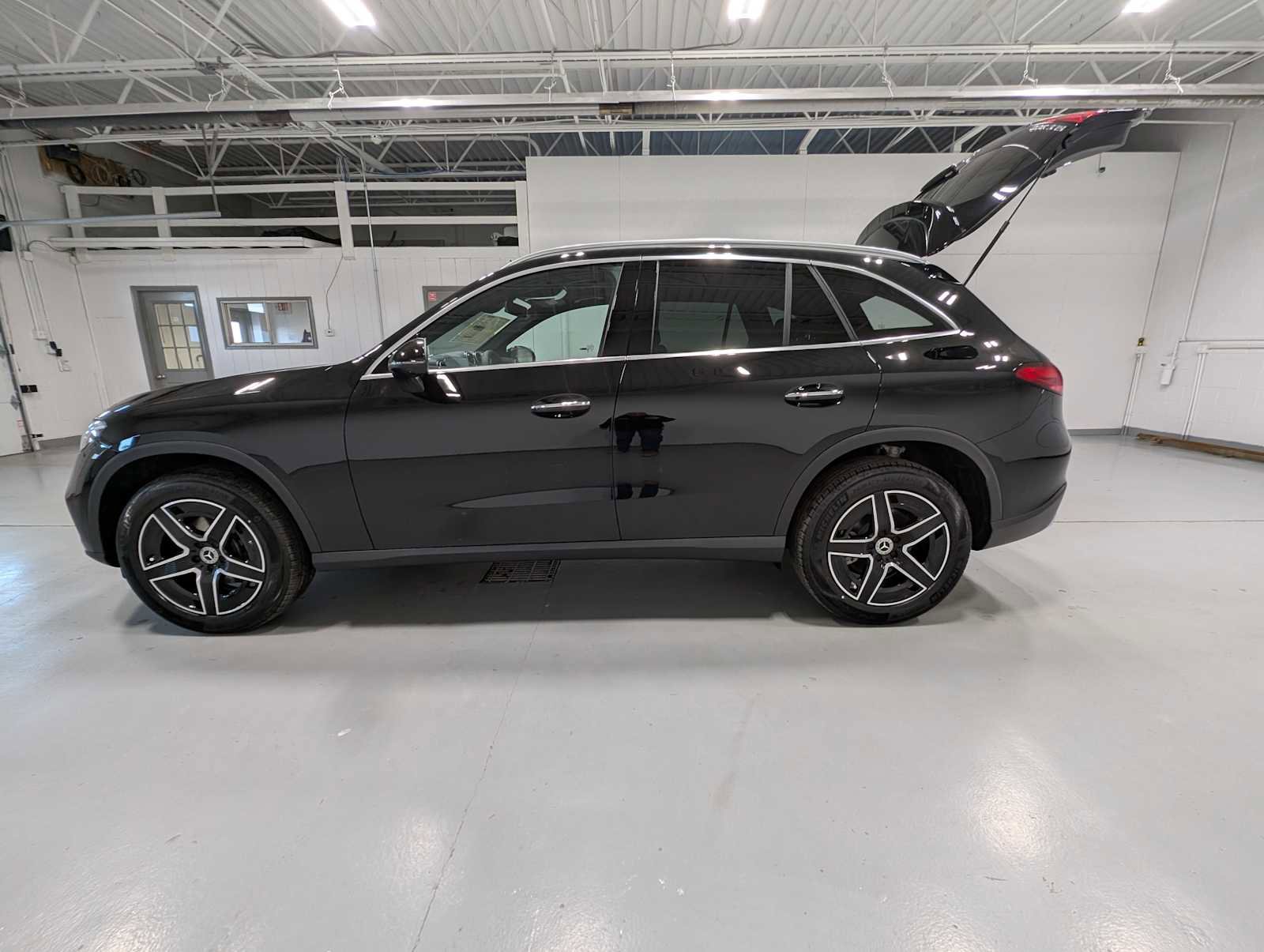 New 2026 Mercedes-Benz GLC 300 4MATIC image 10