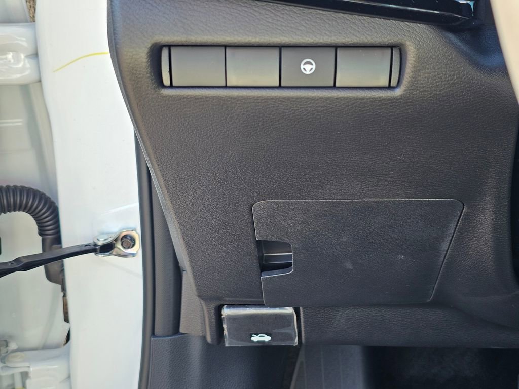 New 2026 Nissan Kicks SR w/ Cold Weather Package image 30