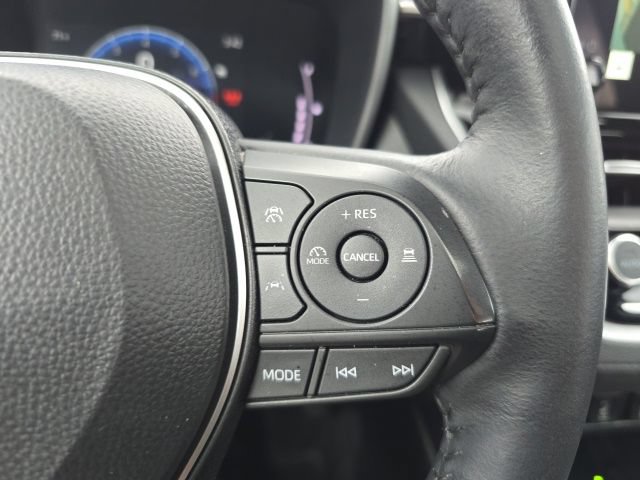 Used 2024 Toyota Corolla Cross XLE w/ Convenience Package AWD/4WD image 24