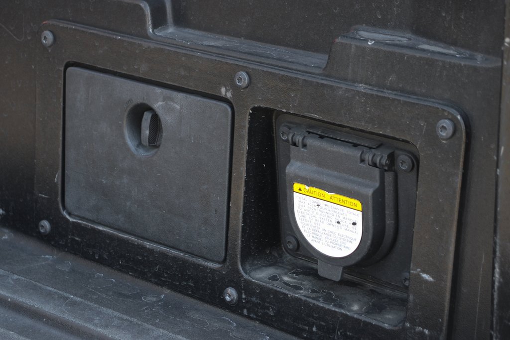 Used 2017 Toyota Tacoma TRD Sport image 9