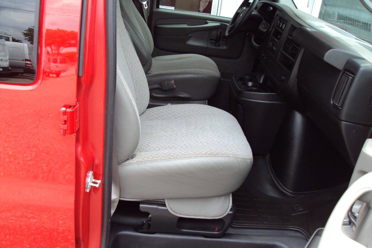 Used 2013 Chevrolet Express 1500 LT w/ LT Preferred Equipment Group AWD/4WD image 15