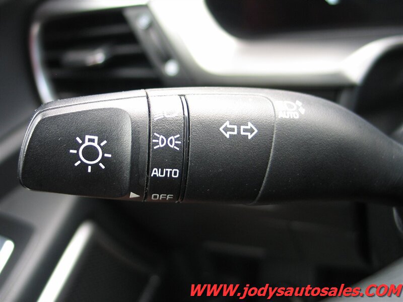 Used 2025 Kia Telluride S AWD/4WD image 11