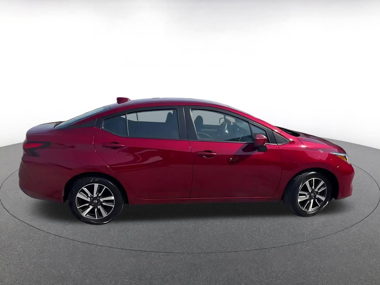 Used 2025 Nissan Versa SV FWD image 15