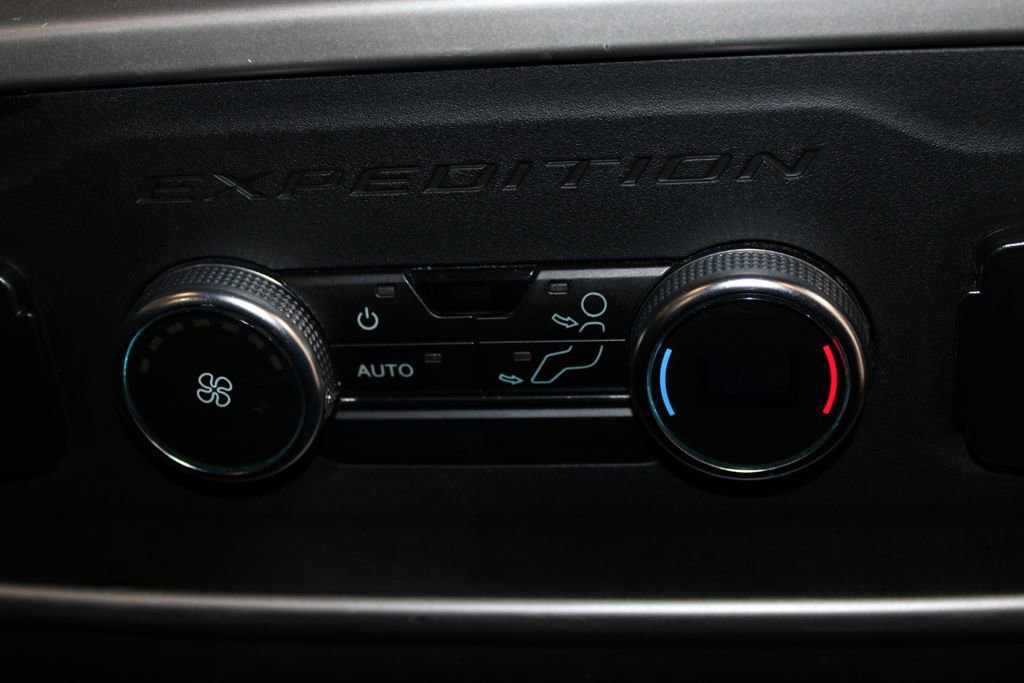 Used 2024 Ford Expedition Max XLT image 36