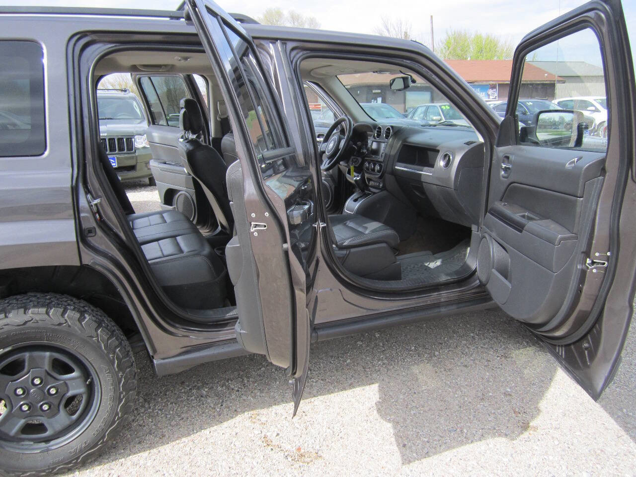 Used 2015 Jeep Patriot High Altitude image 14