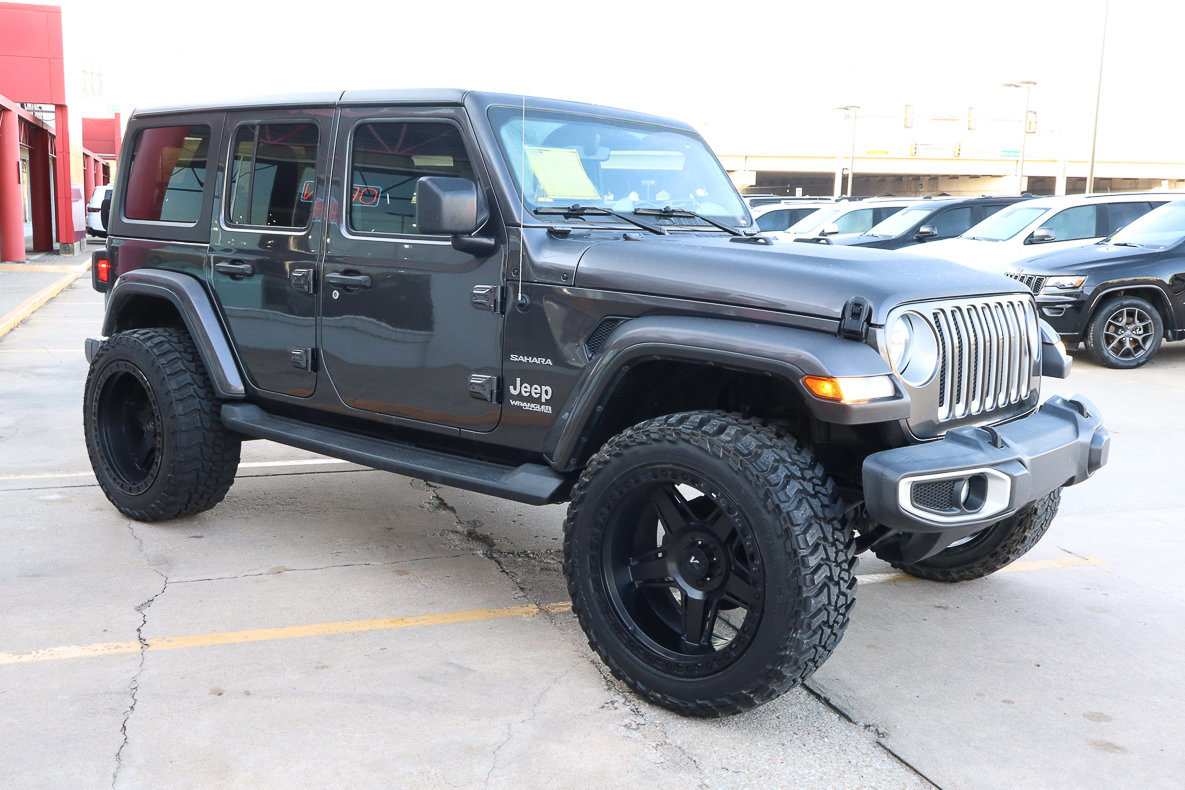 Used 2020 Jeep Wrangler Unlimited Sahara image 4