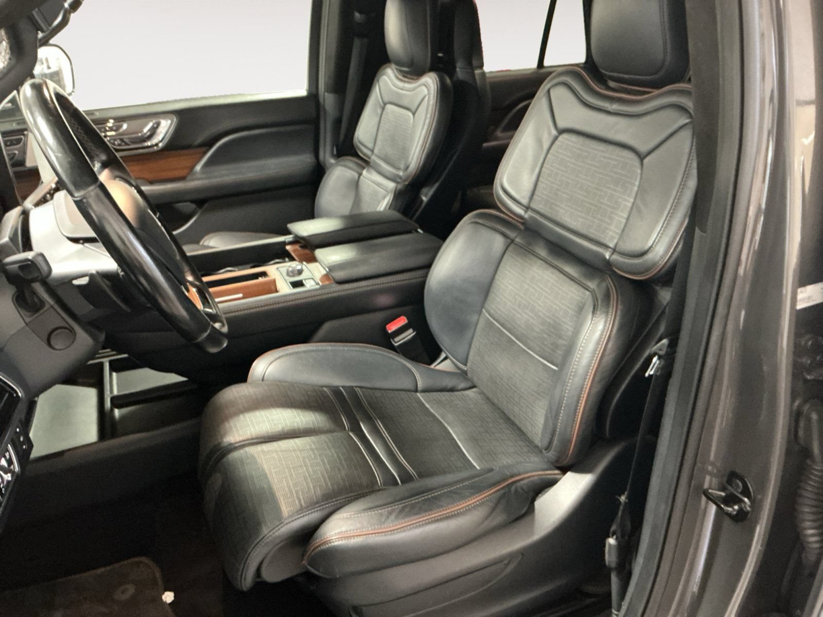 Certified 2022 Lincoln Navigator Black Label AWD/4WD image 9