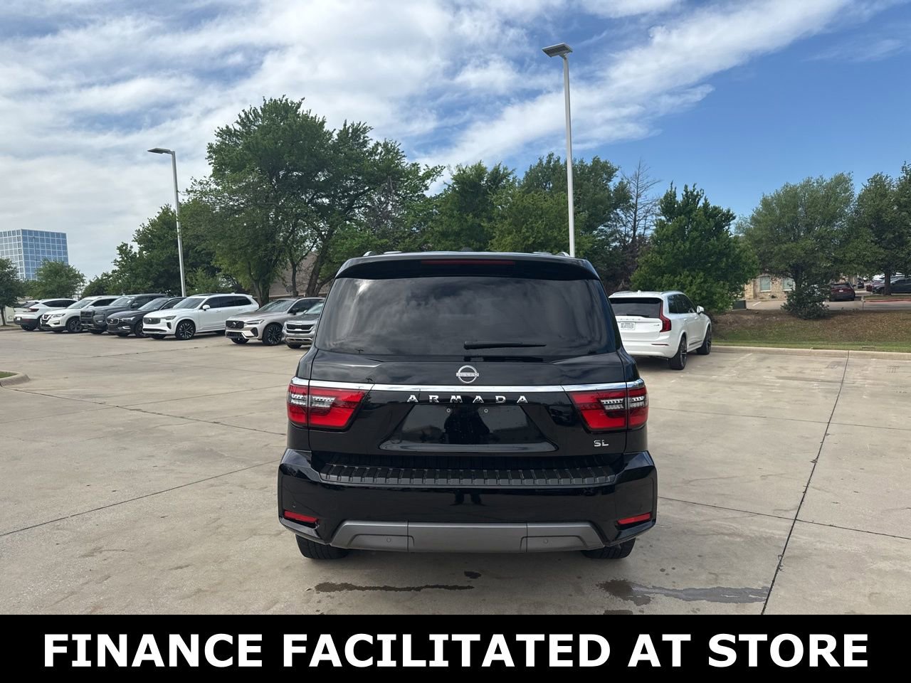 Used 2024 Nissan Armada SL w/ Captain's Chairs Package image 6