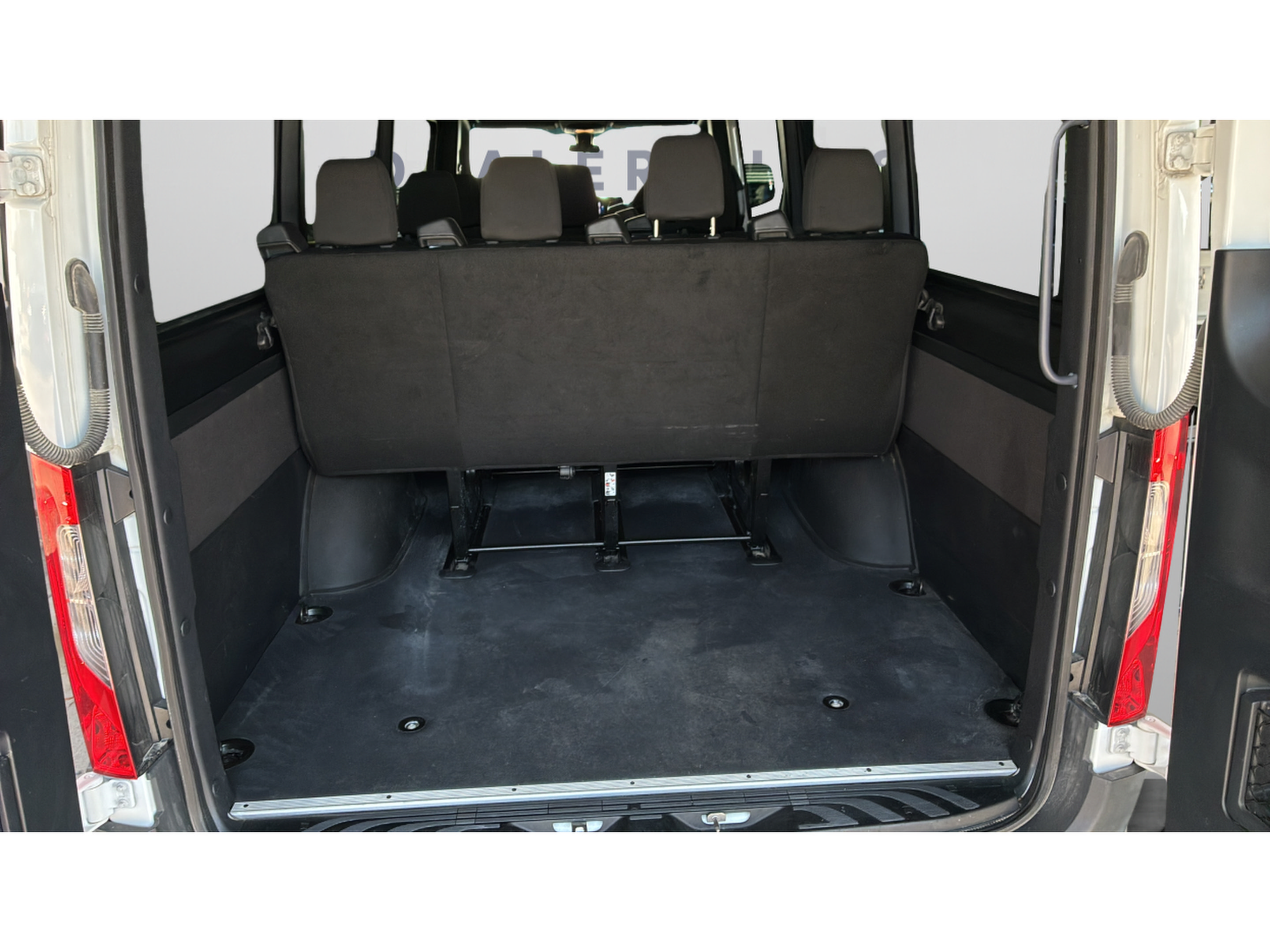 Used 2025 Mercedes-Benz Sprinter 2500 image 18