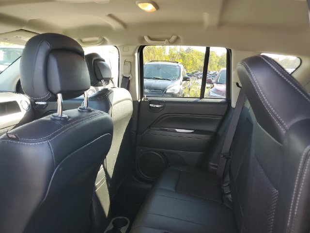 Used 2017 Jeep Compass Latitude FWD image 8