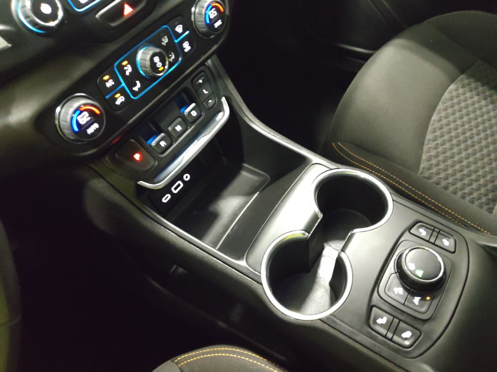 Used 2020 GMC Terrain SLE w/ Driver Convenience Package FWD image 26