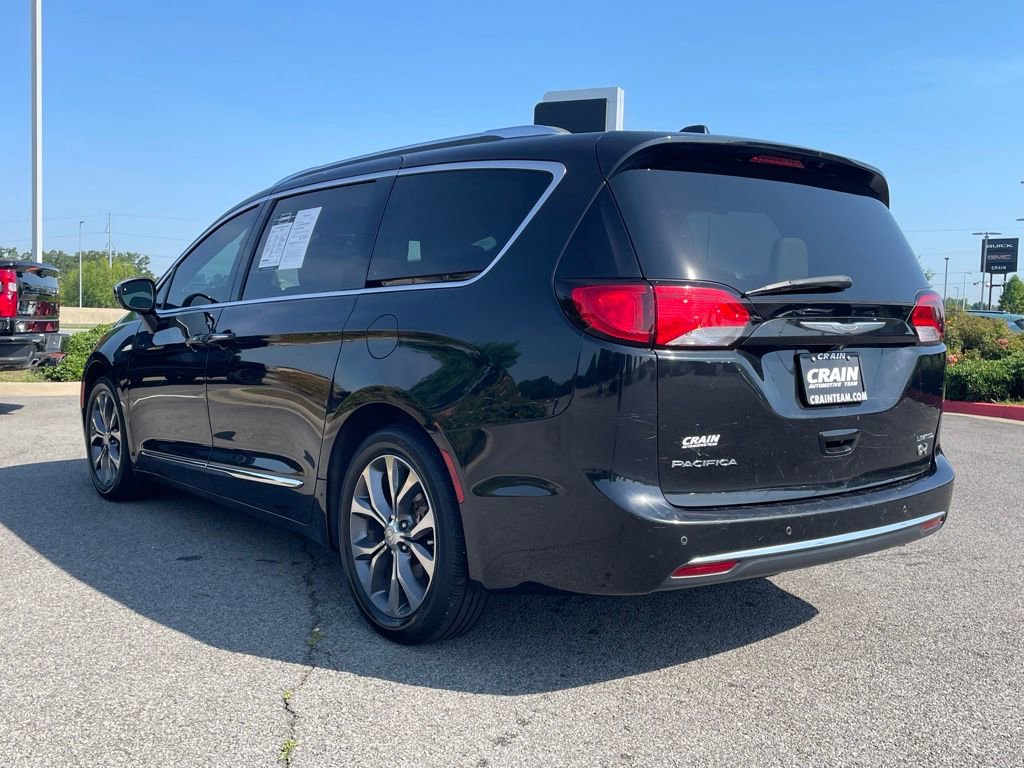 Used 2017 Chrysler Pacifica Limited FWD image 5