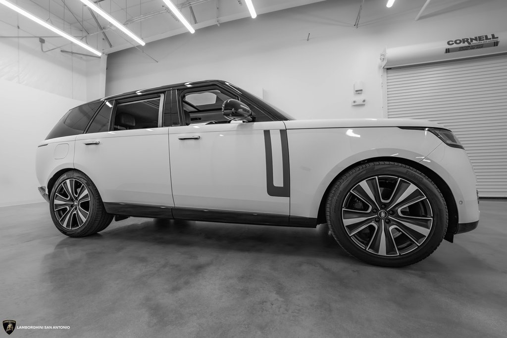 Used 2023 Land Rover Range Rover Long Wheelbase SE image 18
