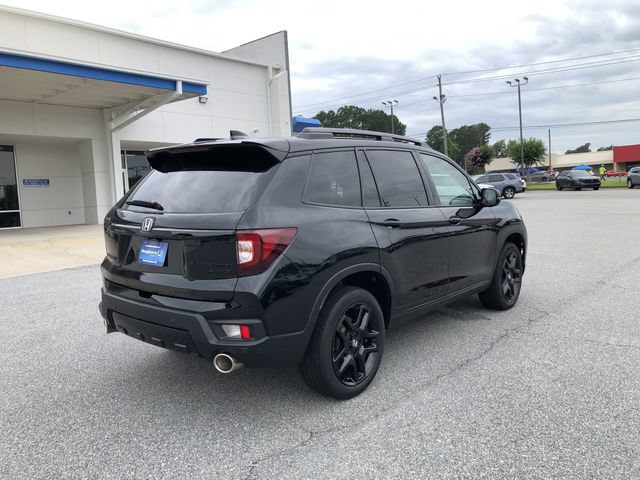Certified 2025 Honda Passport Black Edition image 8