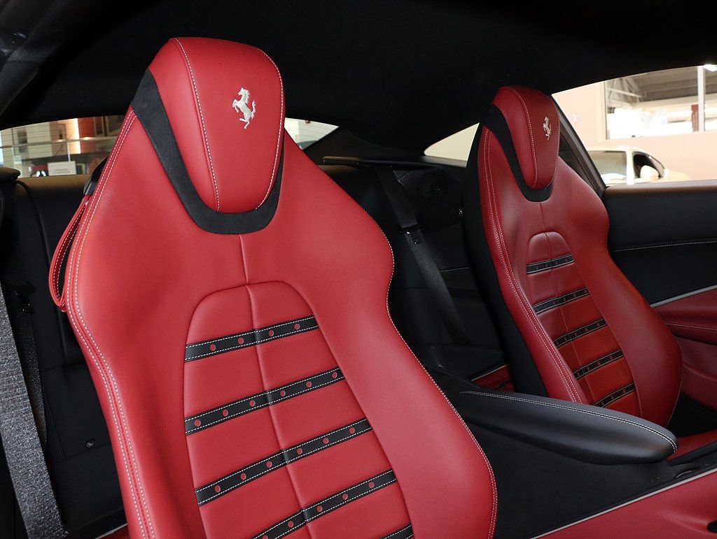 Certified 2021 Ferrari Roma image 39