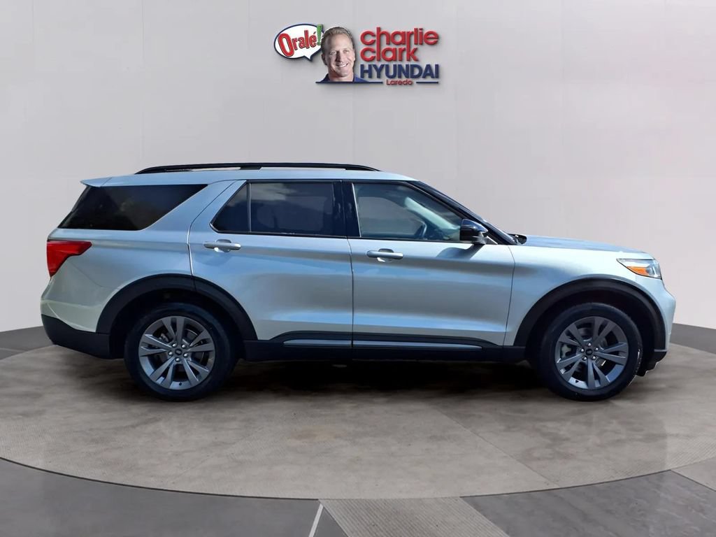 Used 2023 Ford Explorer XLT w/ Equipment Group 202A RWD image 6