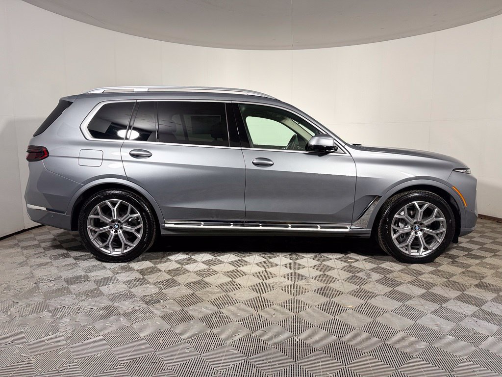 Used 2026 BMW X7 xDrive40i AWD/4WD image 8