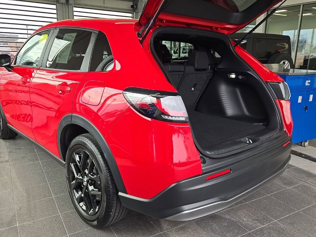 Used 2024 Honda HR-V Sport image 12
