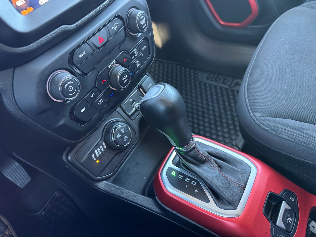 Used 2019 Jeep Renegade Trailhawk w/ UConnect 8.4 Nav Group image 23