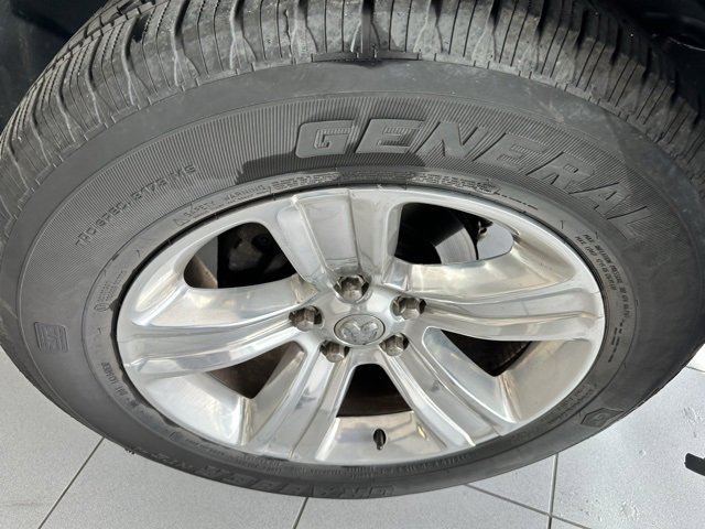 Used 2017 RAM 1500 Classic SLT w/ SLT Plus D￩cor Group image 17