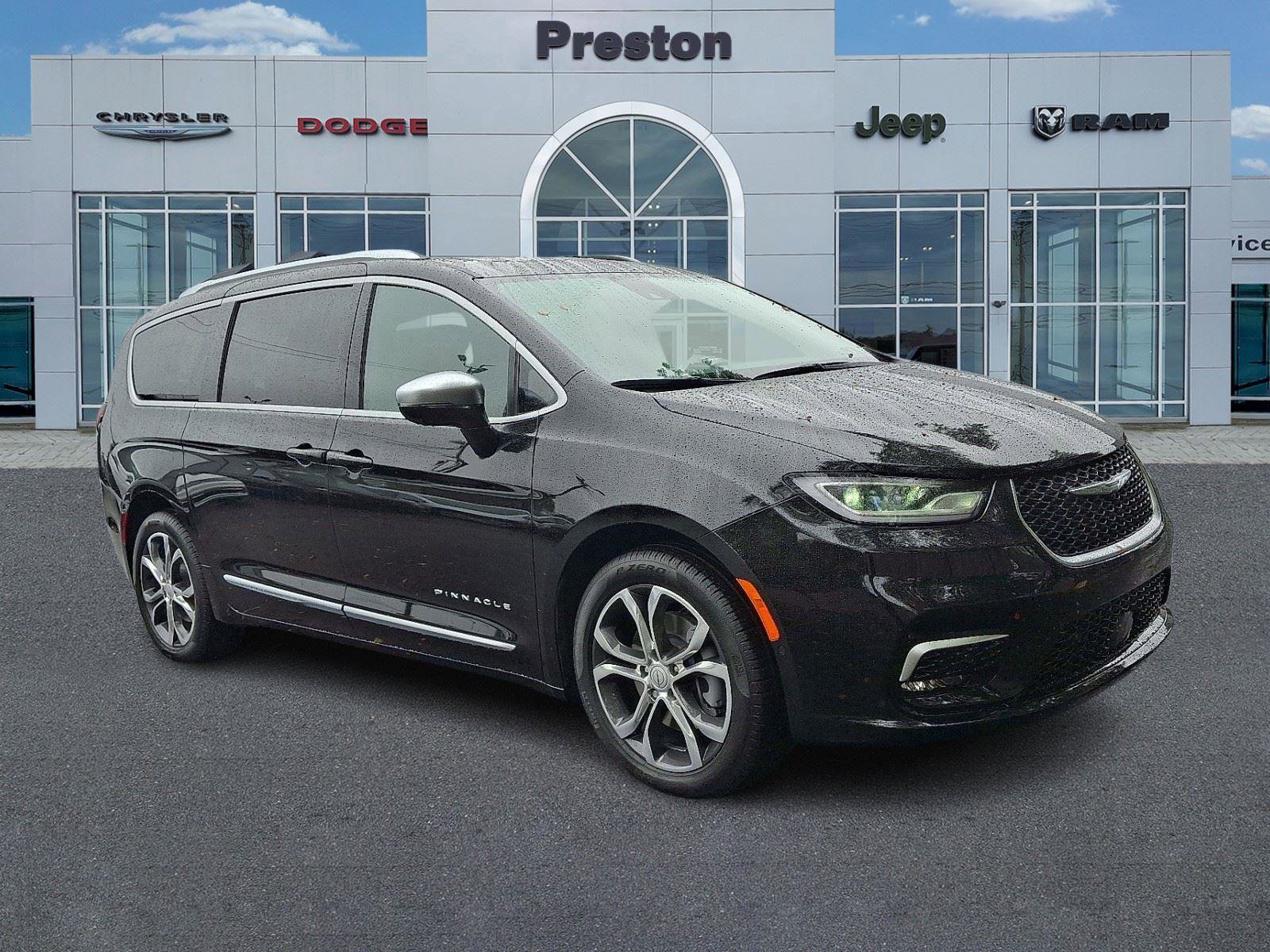 New 2026 Chrysler Pacifica Pinnacle image 1