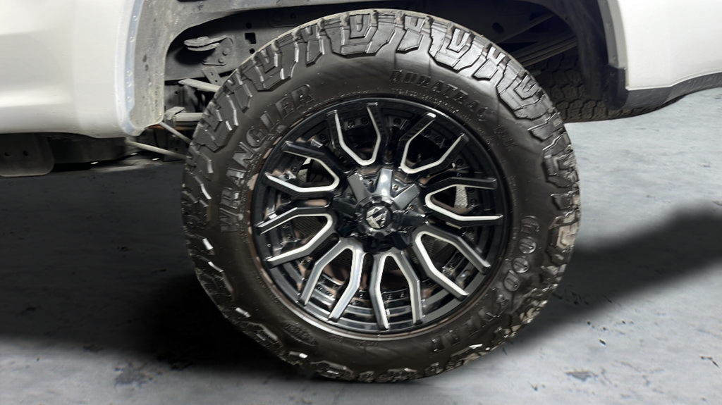 Used 2017 Ford F350 Platinum w/ FX4 4x4 Off Road Package image 47